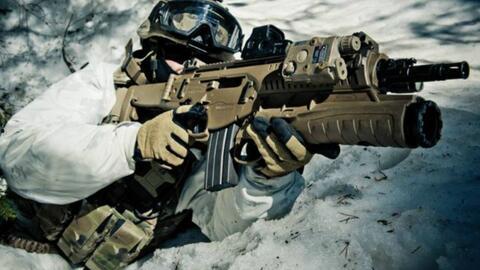 爆料视频玩枪的人是谁啊,爆料视频揭示神秘人物  第3张